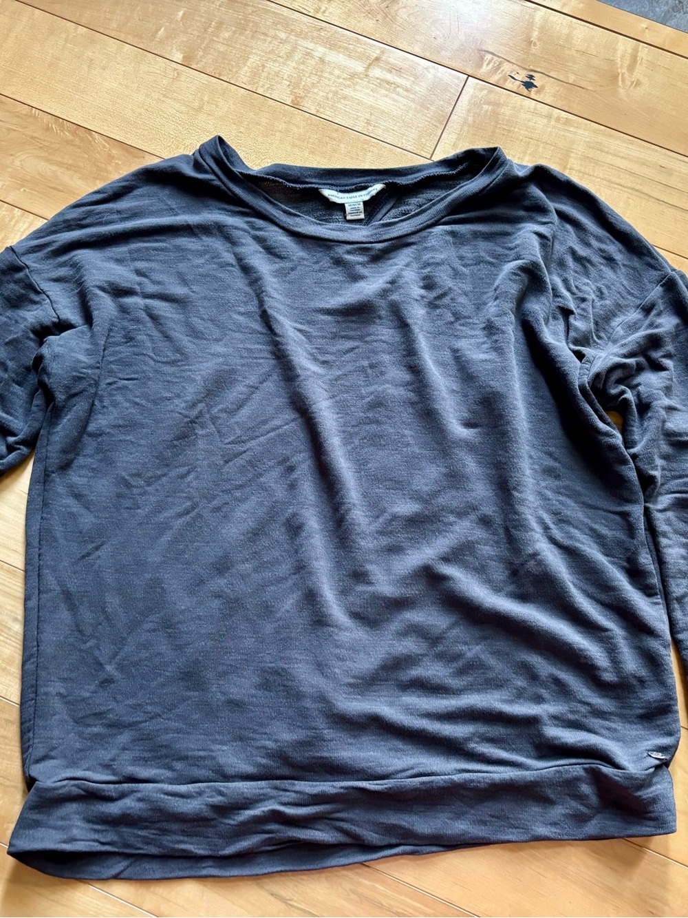 American Eagle women’s shirt